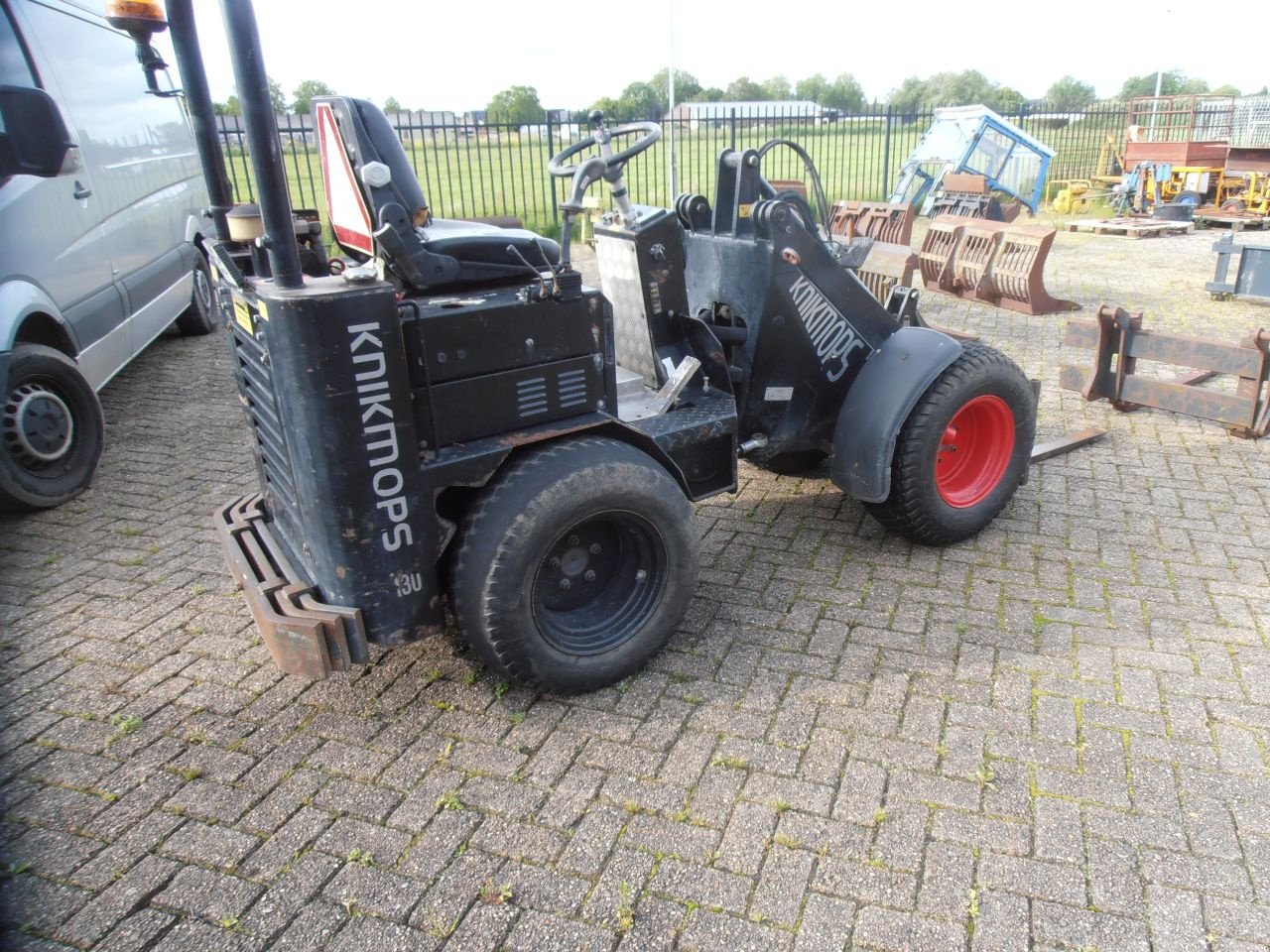 Knickgelenkte Baggerlader типа Knikmops 130-90, Gebrauchtmaschine в Kerkdriel (Фотография 11)