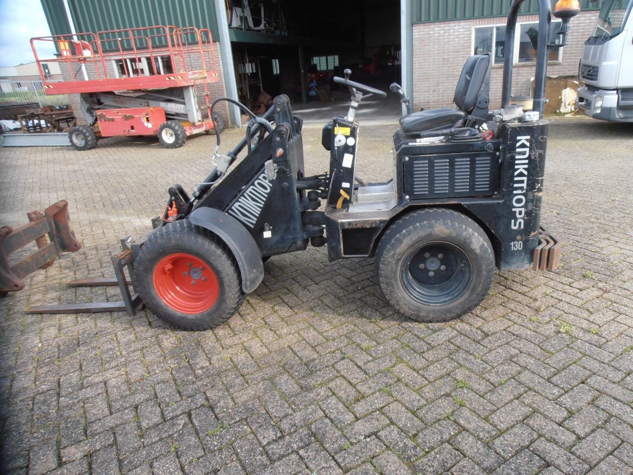 Knickgelenkte Baggerlader типа Knikmops 130-90, Gebrauchtmaschine в Kerkdriel (Фотография 8)