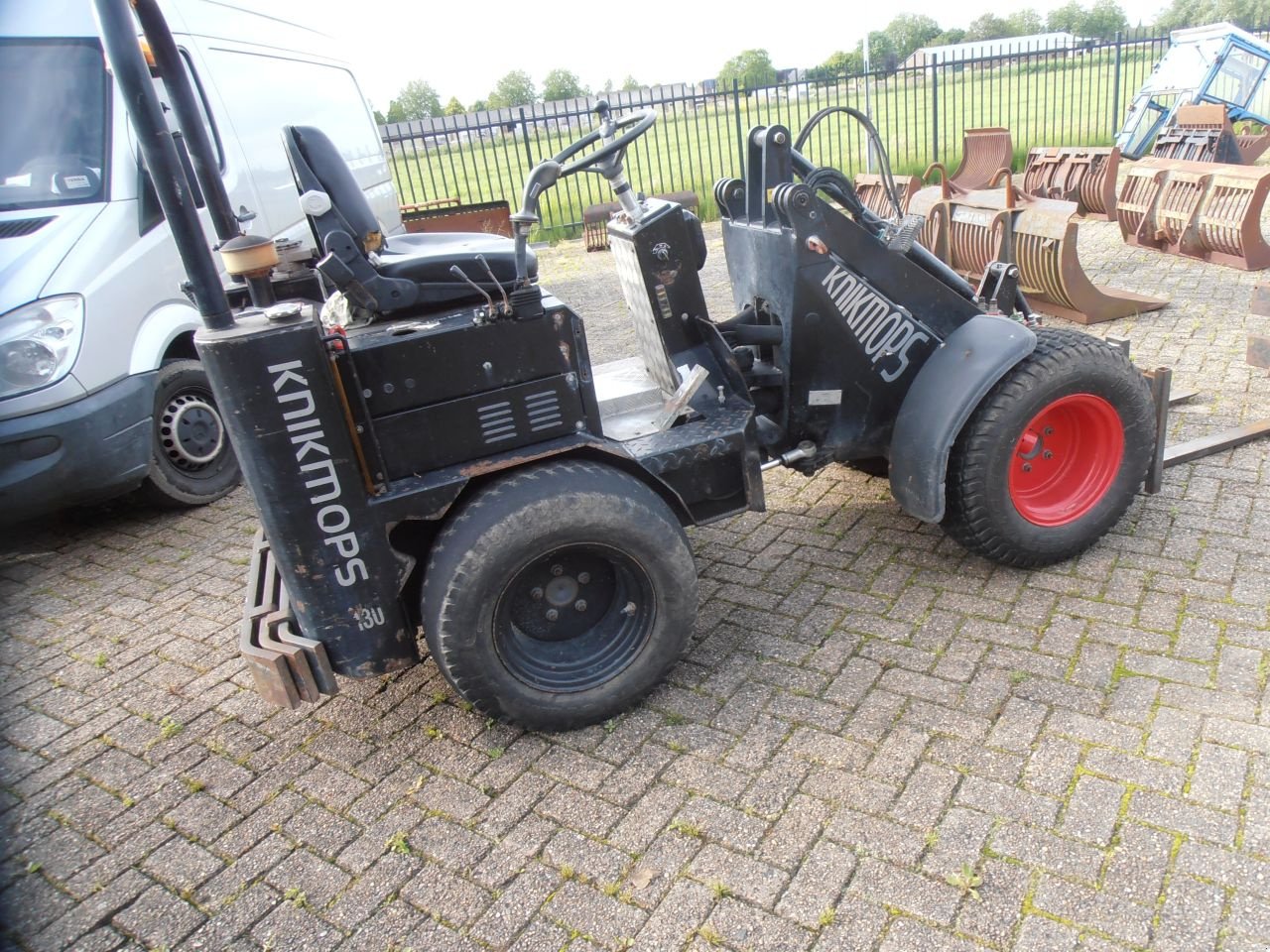 Knickgelenkte Baggerlader типа Knikmops 130-90, Gebrauchtmaschine в Kerkdriel (Фотография 7)