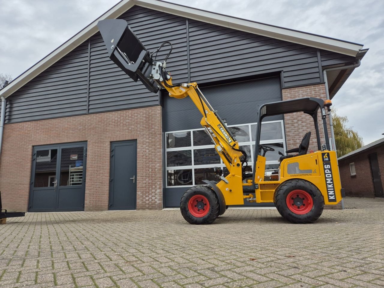 Knickgelenkte Baggerlader типа Knikmops 180, Neumaschine в Lunteren (Фотография 3)