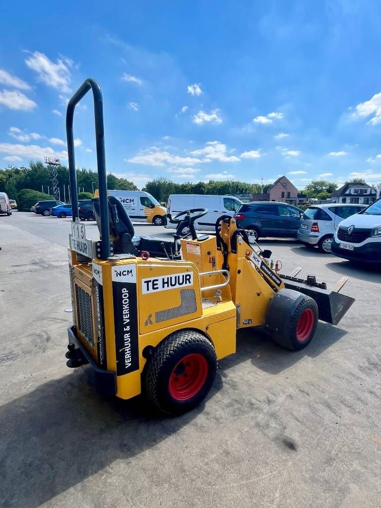 Knickgelenkte Baggerlader типа Knikmops KM 100, Gebrauchtmaschine в Booischot (Фотография 8)