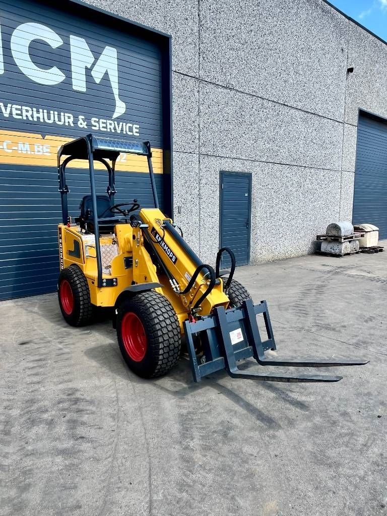 Knickgelenkte Baggerlader a típus Knikmops KM 130 TELE, Neumaschine ekkor: Booischot (Kép 8)