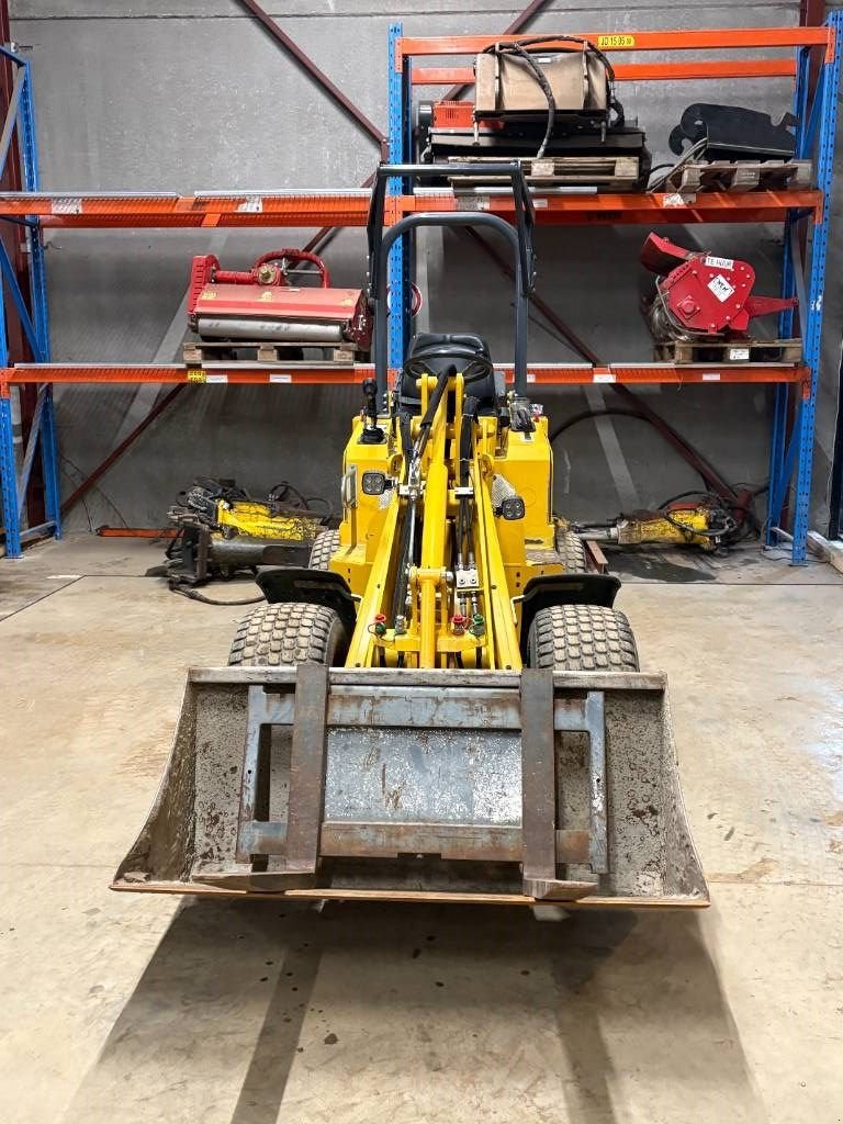 Knickgelenkte Baggerlader of the type Knikmops KM 130, Gebrauchtmaschine in Booischot (Picture 1)