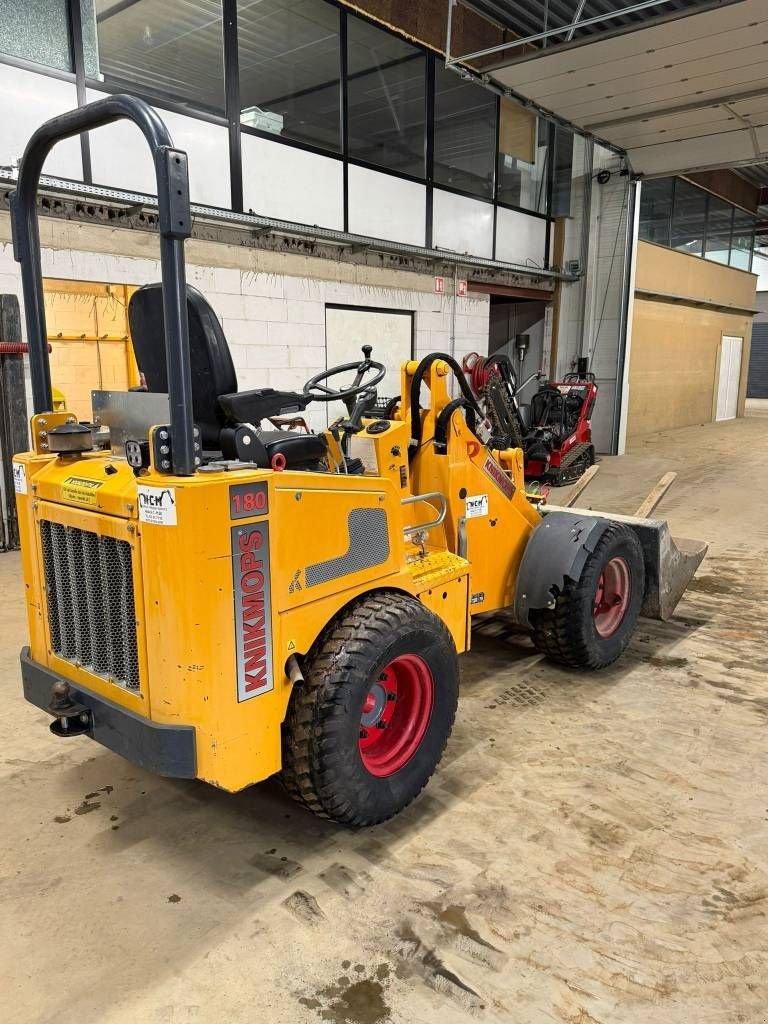 Knickgelenkte Baggerlader des Typs Knikmops KM 180, Gebrauchtmaschine in Booischot (Bild 4)