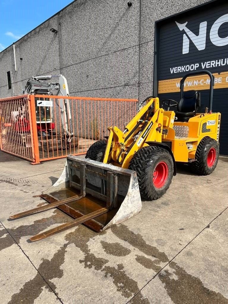 Knickgelenkte Baggerlader of the type Knikmops KM 250, Gebrauchtmaschine in Booischot (Picture 2)