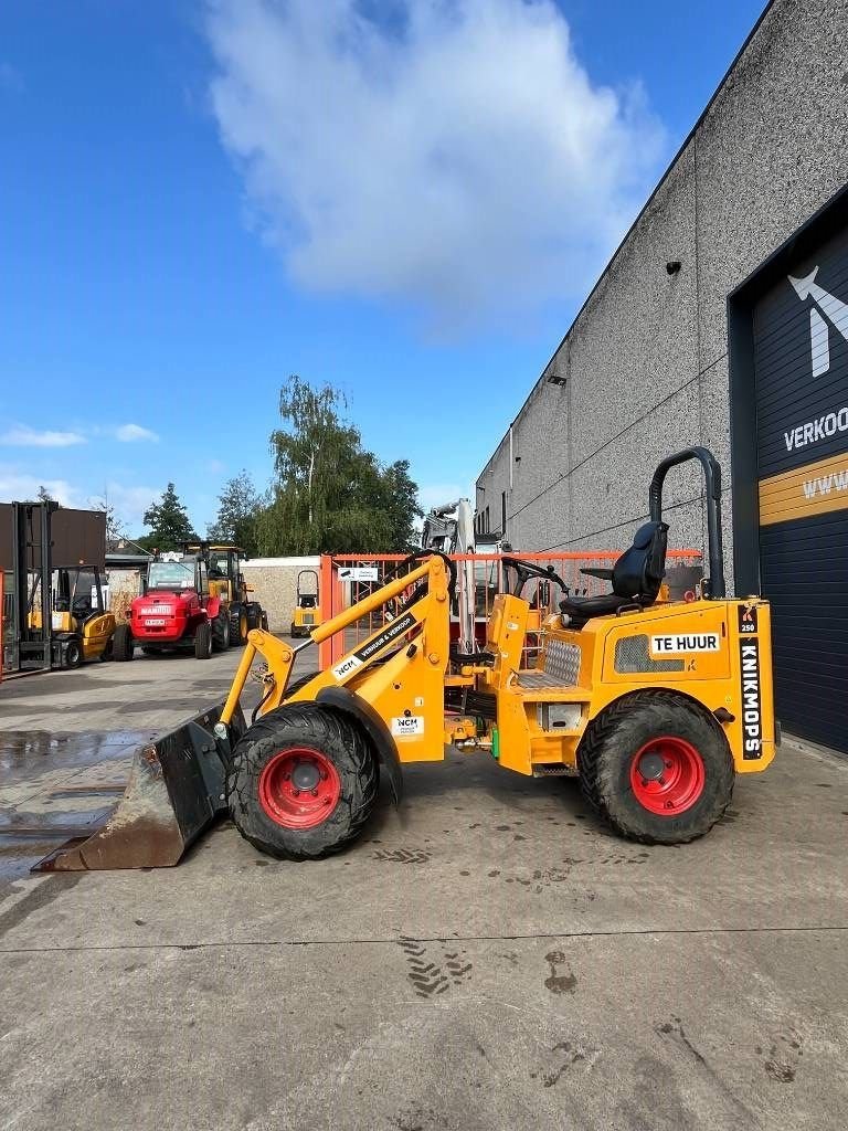 Knickgelenkte Baggerlader типа Knikmops KM 250, Gebrauchtmaschine в Booischot (Фотография 3)