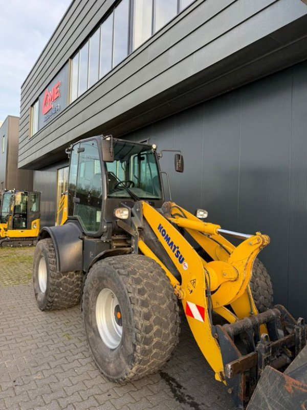 Knickgelenkte Baggerlader a típus Komatsu WA100M-8E0 (demo 2022 /1350h), Gebrauchtmaschine ekkor: Nijkerk (Kép 3)