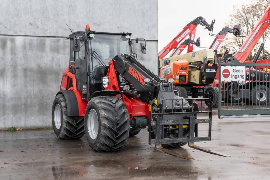 Knickgelenkte Baggerlader van het type Manitou MLA T 516, Gebrauchtmaschine in Moerbeke (Foto 2)