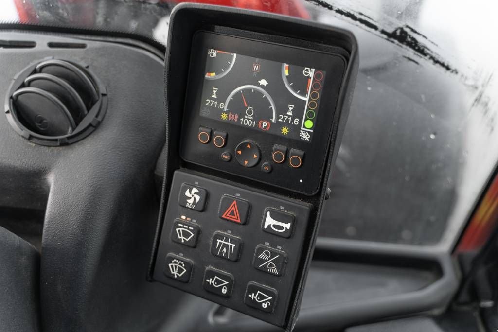 Knickgelenkte Baggerlader van het type Manitou MLA T 516, Gebrauchtmaschine in Moerbeke (Foto 10)