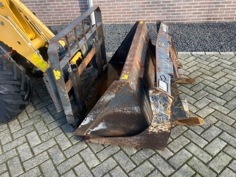 Knickgelenkte Baggerlader typu Mustang 306, Gebrauchtmaschine v Lunteren (Obrázek 8)