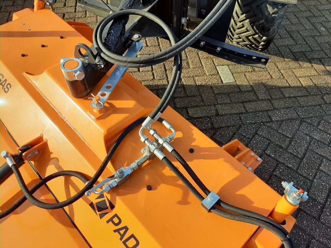 Knickgelenkte Baggerlader vrste Padagas veegborstel voor GiANT 1.45m, Neumaschine v Hardegarijp (Slika 8)