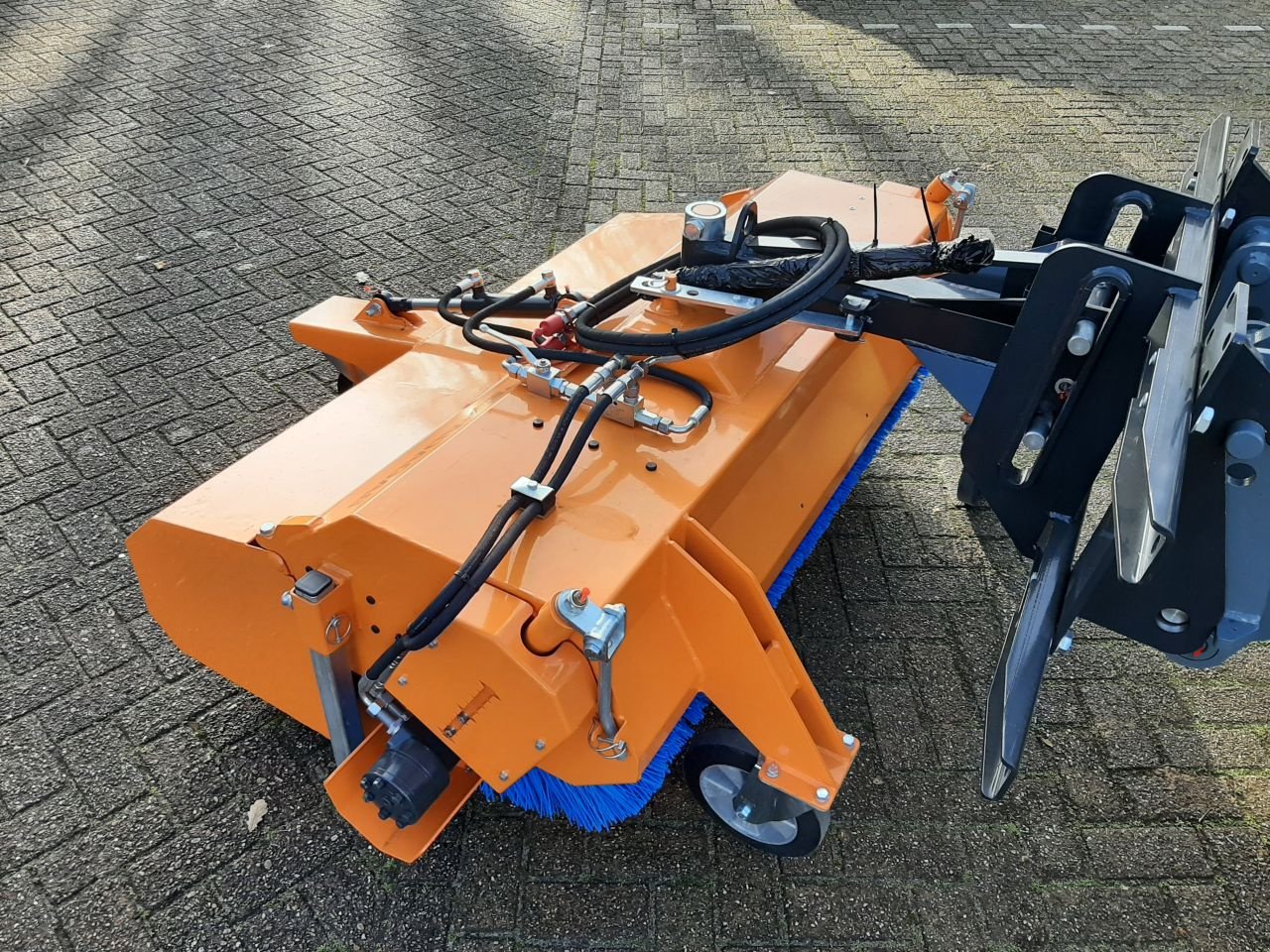 Knickgelenkte Baggerlader des Typs Padagas veegborstel voor GiANT 1.45m, Neumaschine in Hardegarijp (Bild 3)