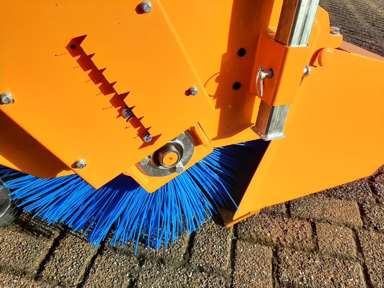 Knickgelenkte Baggerlader vrste Padagas veegborstel voor GiANT 1.45m, Neumaschine v Hardegarijp (Slika 7)