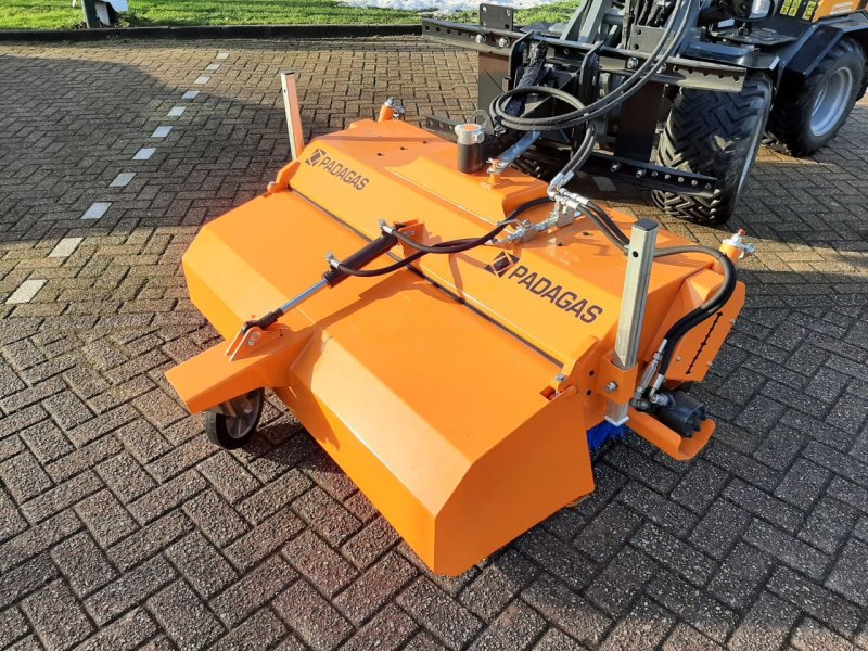 Knickgelenkte Baggerlader типа Padagas veegborstel voor GiANT 1.45m, Neumaschine в Hardegarijp (Фотография 1)