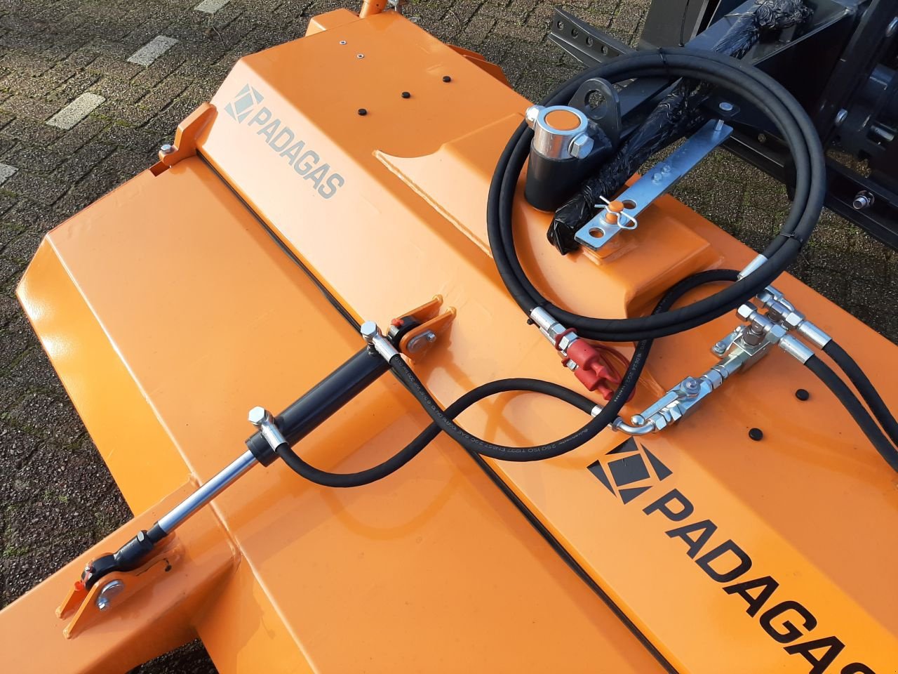 Knickgelenkte Baggerlader des Typs Padagas veegborstel voor GiANT 1.45m, Neumaschine in Hardegarijp (Bild 7)