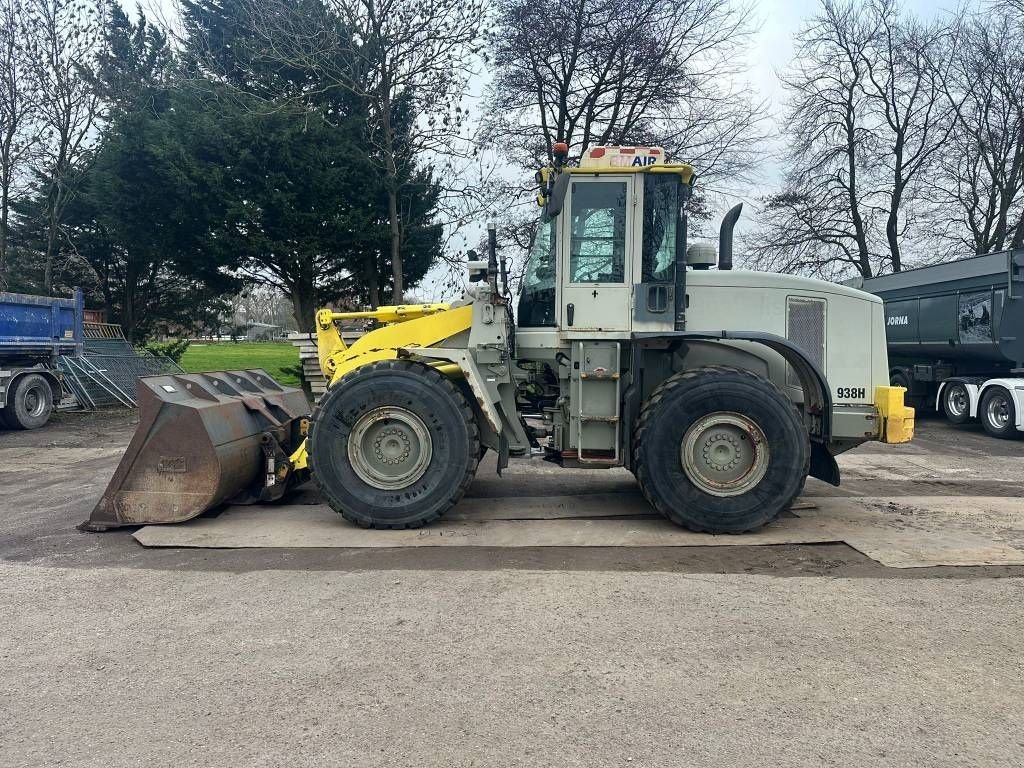 Knickgelenkte Baggerlader des Typs Sonstige Cat 938 H, Gebrauchtmaschine in Wijdewormer (Bild 2)