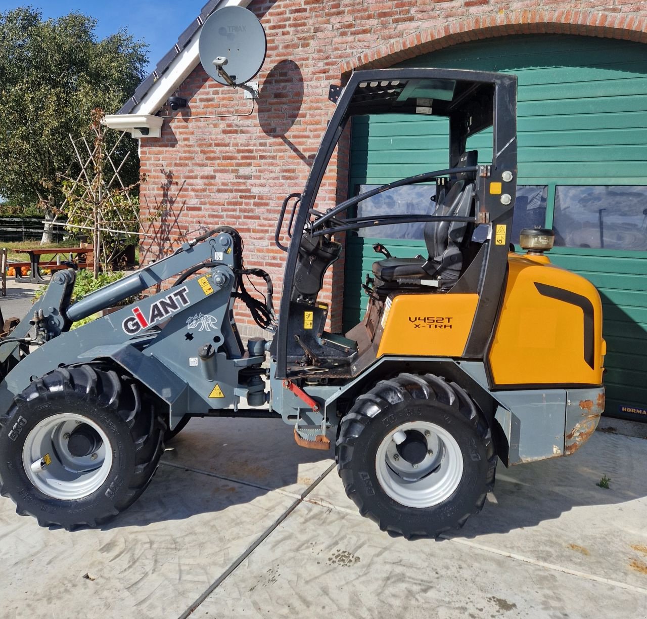 Knickgelenkte Baggerlader of the type Sonstige Giant 452 X-TRA, Gebrauchtmaschine in Nijega (Picture 2)