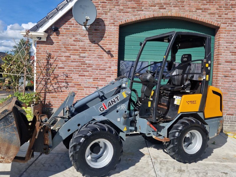 Knickgelenkte Baggerlader des Typs Sonstige Giant 452 X-TRA, Gebrauchtmaschine in Nijega (Bild 1)