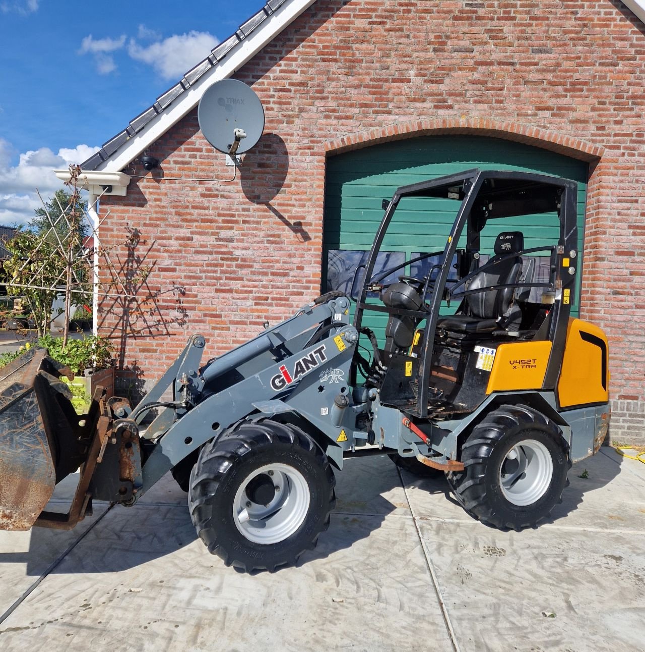 Knickgelenkte Baggerlader of the type Sonstige Giant 452 X-TRA, Gebrauchtmaschine in Nijega (Picture 4)