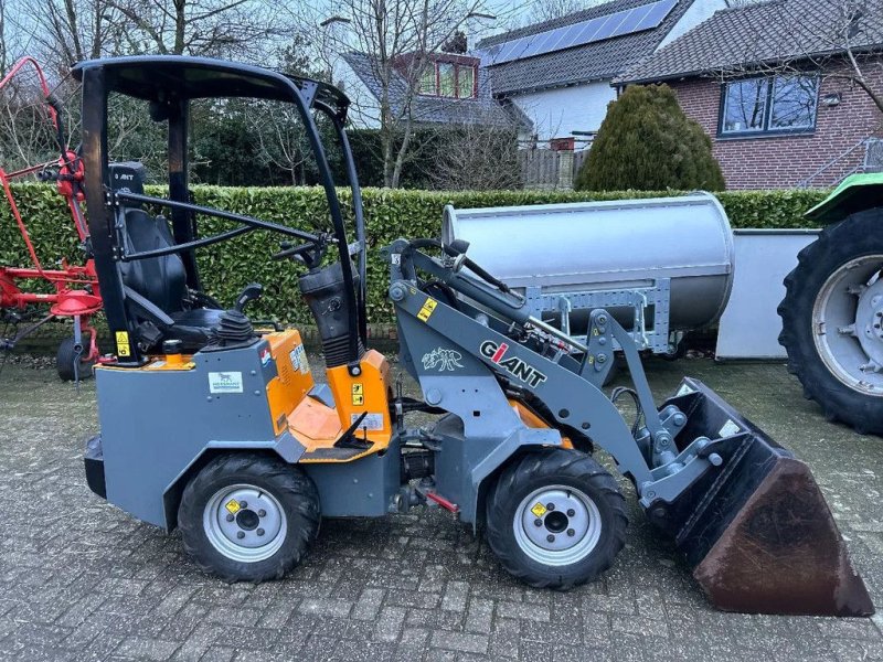 Knickgelenkte Baggerlader tip Sonstige Giant D254SW, Gebrauchtmaschine in Klimmen