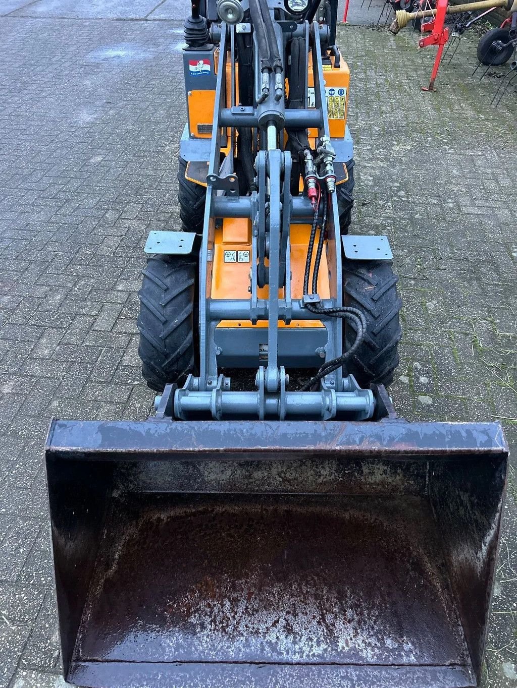 Knickgelenkte Baggerlader tip Sonstige Giant D254SW, Gebrauchtmaschine in Klimmen (Poză 4)