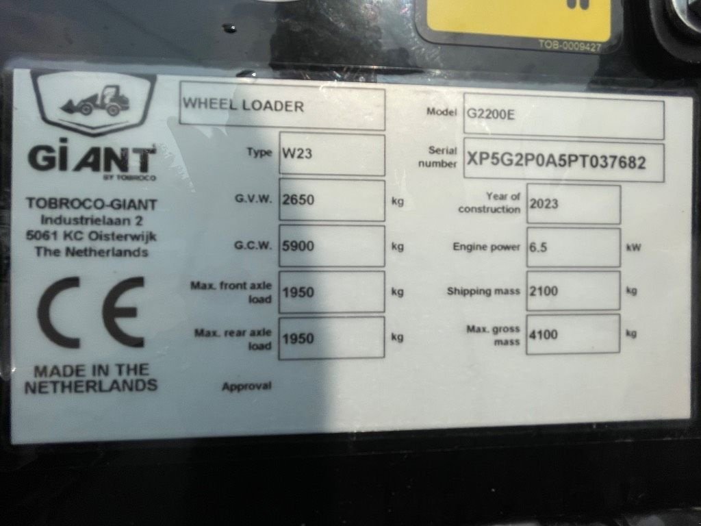 Knickgelenkte Baggerlader des Typs Sonstige Giant G 2200 E, Gebrauchtmaschine in WIJCHEN (Bild 3)