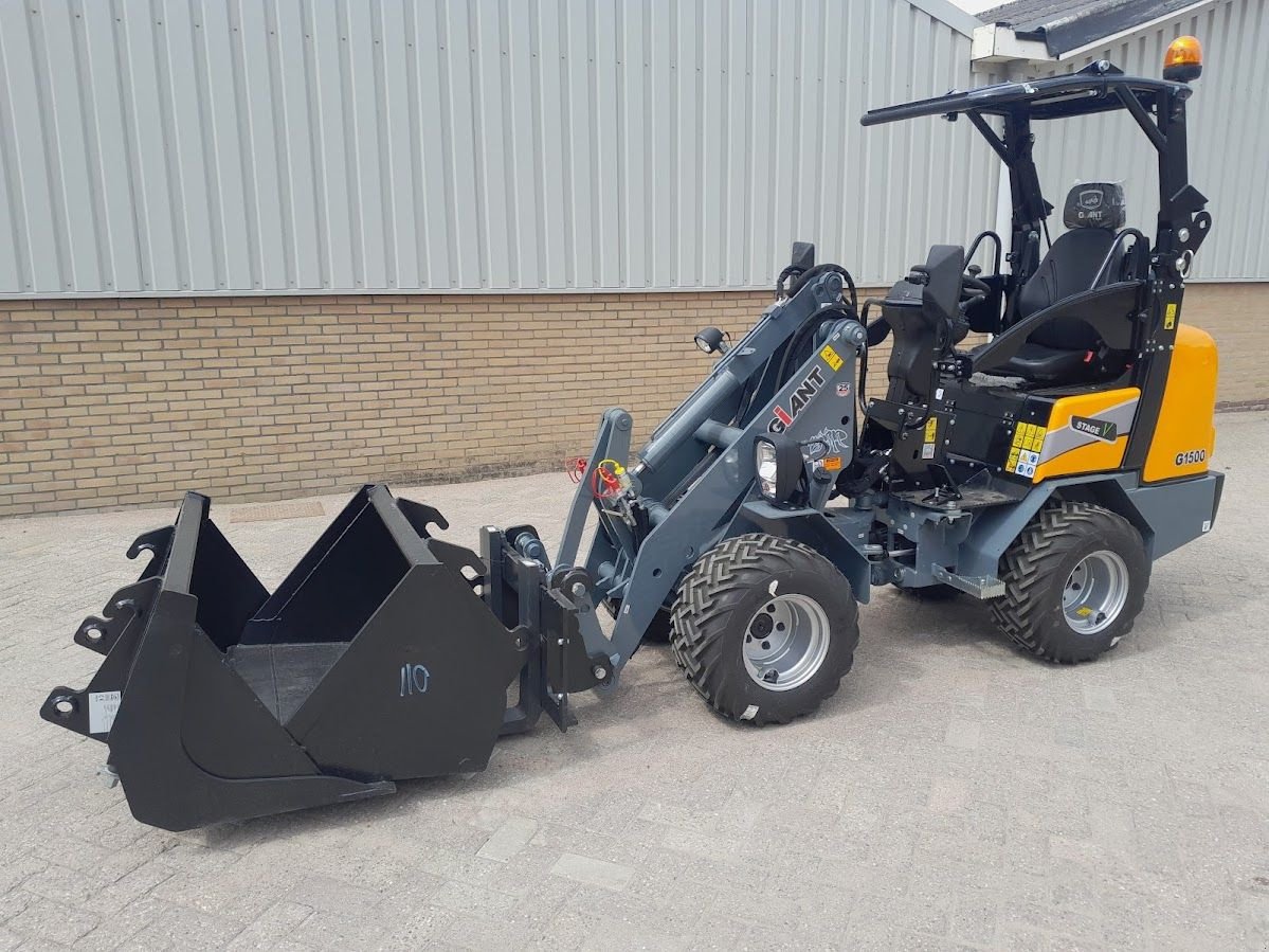 Knickgelenkte Baggerlader a típus Sonstige Giant G1500, Gebrauchtmaschine ekkor: Westwoud (Kép 1)
