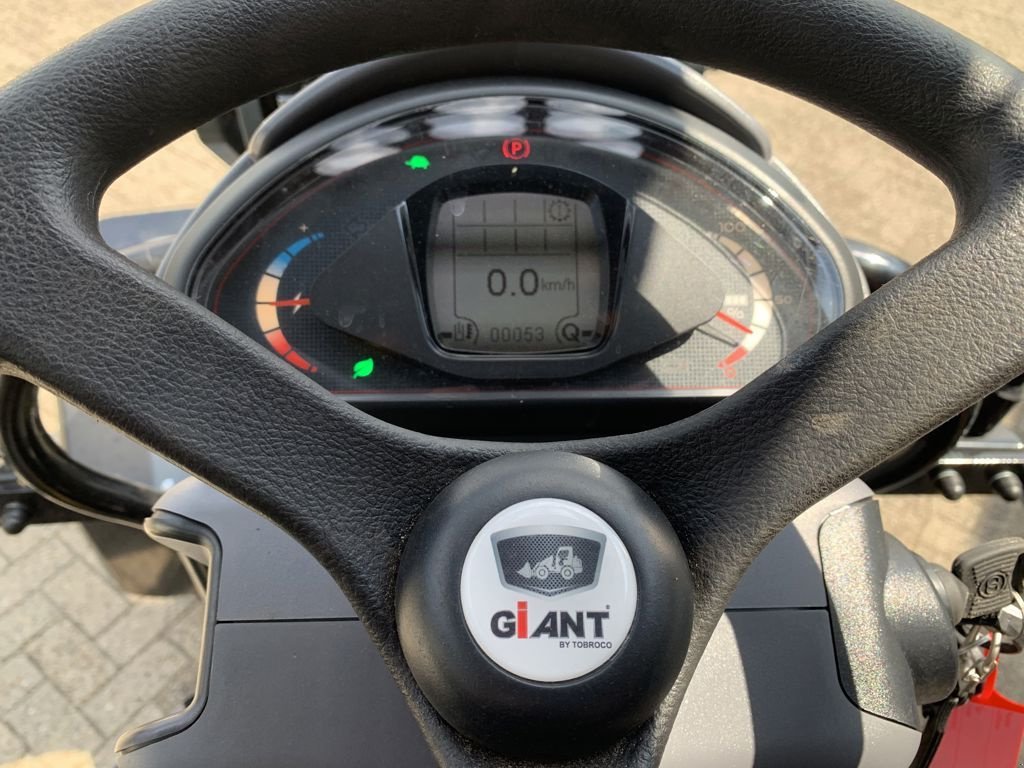 Knickgelenkte Baggerlader des Typs Sonstige Giant G2200E, Neumaschine in MARIENHEEM (Bild 8)