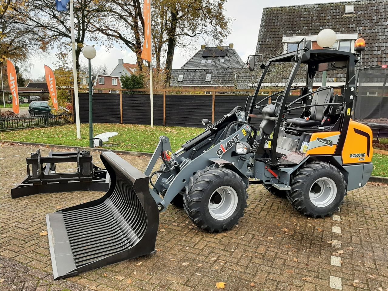 Knickgelenkte Baggerlader van het type Sonstige Giant G2500 X-tra HD, Gebrauchtmaschine in Hardegarijp (Foto 1)