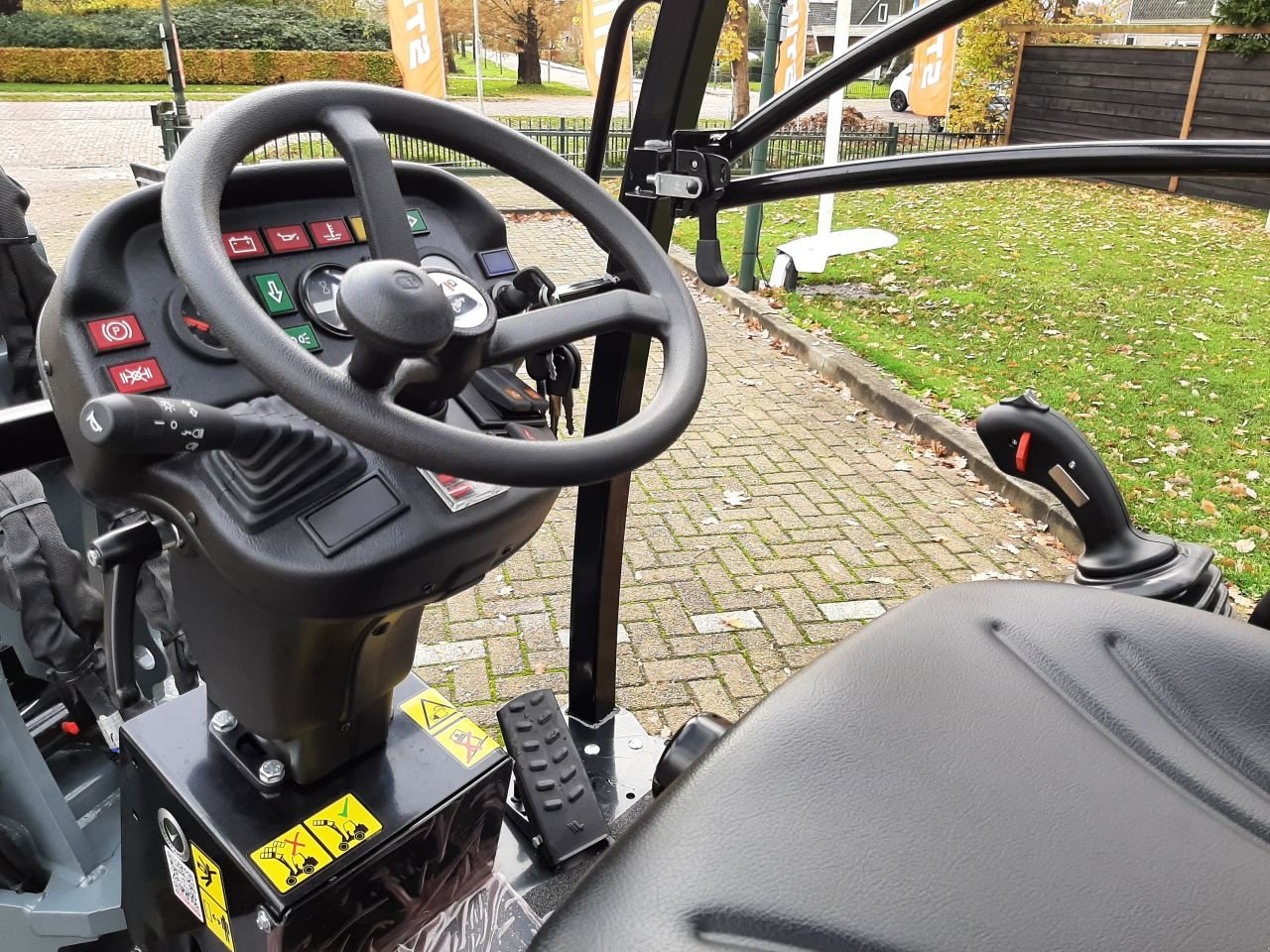 Knickgelenkte Baggerlader van het type Sonstige Giant G2500 X-tra HD, Gebrauchtmaschine in Hardegarijp (Foto 10)