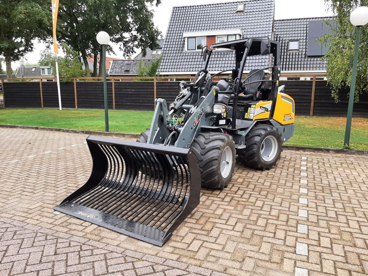 Knickgelenkte Baggerlader типа Sonstige Giant G2700 HD Plus, Gebrauchtmaschine в Hardegarijp (Фотография 1)