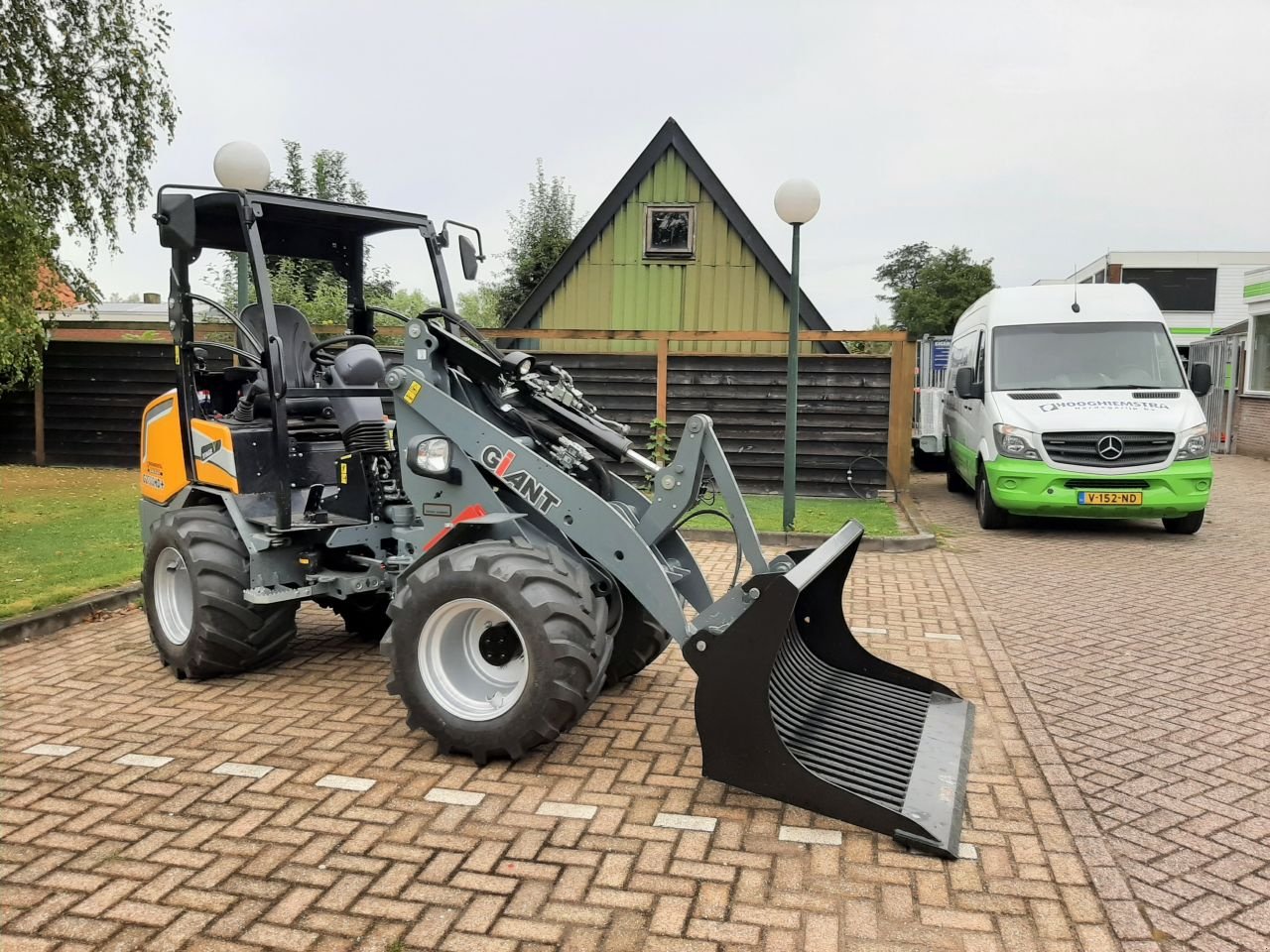 Knickgelenkte Baggerlader типа Sonstige Giant G2700 HD Plus, Gebrauchtmaschine в Hardegarijp (Фотография 3)