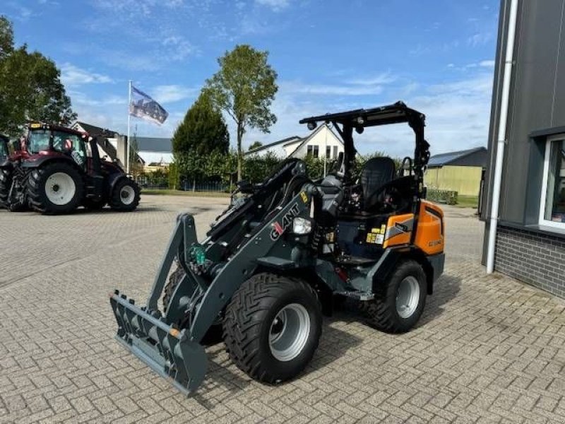 Knickgelenkte Baggerlader des Typs Sonstige Giant G2700 HD, Neumaschine in Marknesse (Bild 3)