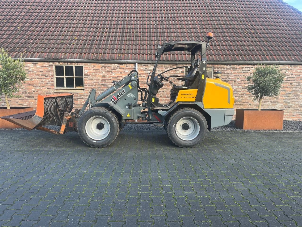 Knickgelenkte Baggerlader of the type Sonstige Giant V5003 X-tra HD, Gebrauchtmaschine in Nijelamer (Picture 2)