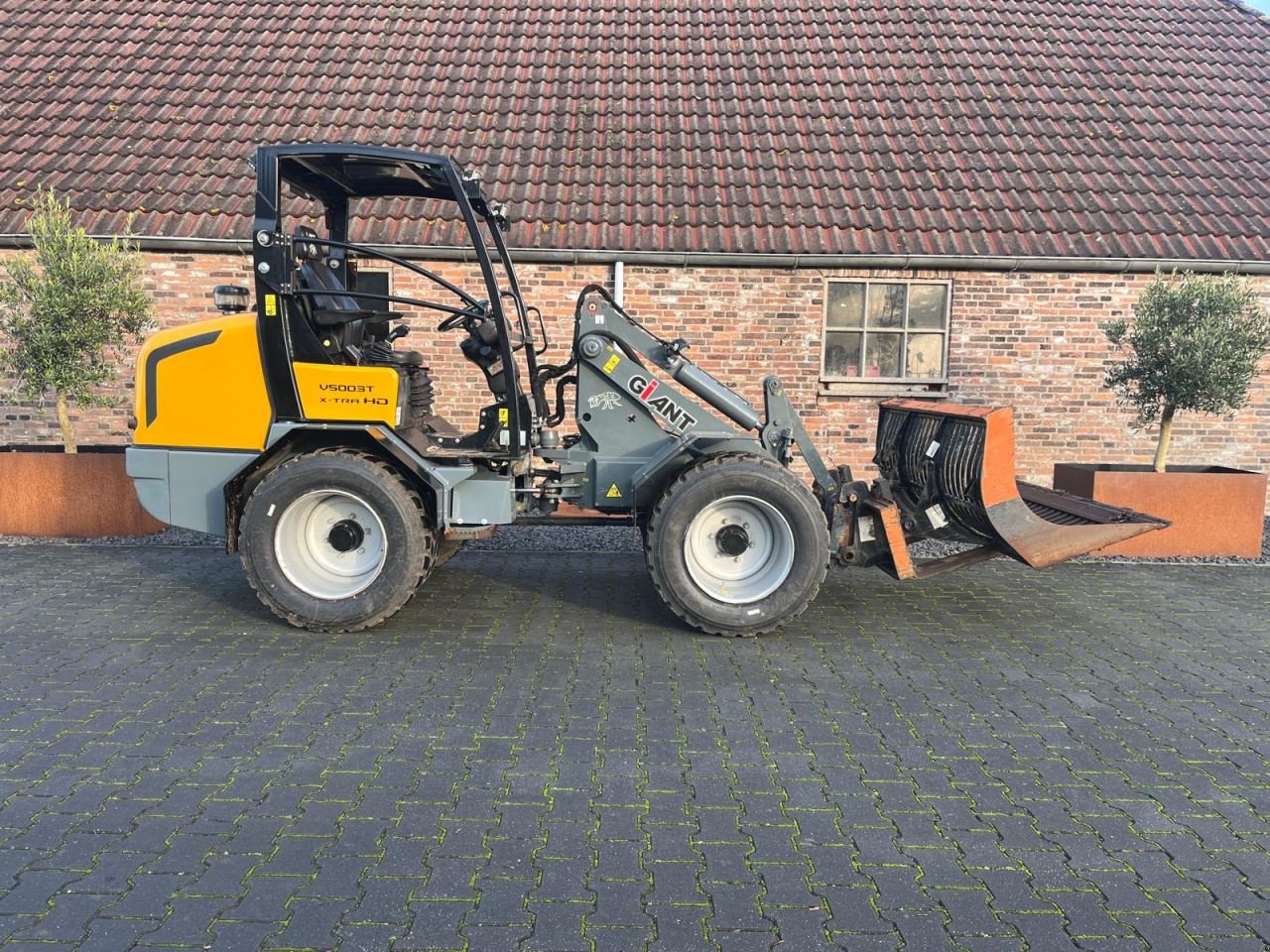 Knickgelenkte Baggerlader of the type Sonstige Giant V5003 X-tra HD, Gebrauchtmaschine in Nijelamer (Picture 1)