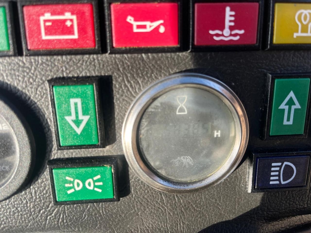 Knickgelenkte Baggerlader des Typs Sonstige Giant V6004T, Gebrauchtmaschine in Nijelamer (Bild 8)