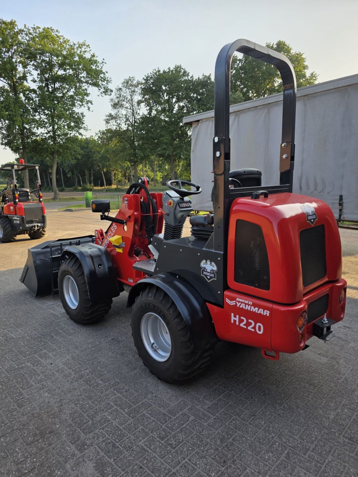 Knickgelenkte Baggerlader of the type Sonstige Heracles H220 Pro, Neumaschine in Breda (Picture 5)