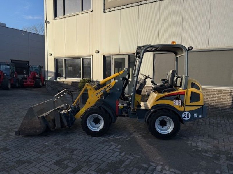 Knickgelenkte Baggerlader za tip Sonstige Manitou Mustang 306, Gebrauchtmaschine u Cuijk (Slika 2)