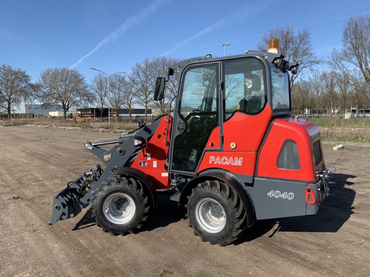 Knickgelenkte Baggerlader del tipo Sonstige PACAM 4040, Neumaschine en Deurne (Imagen 4)