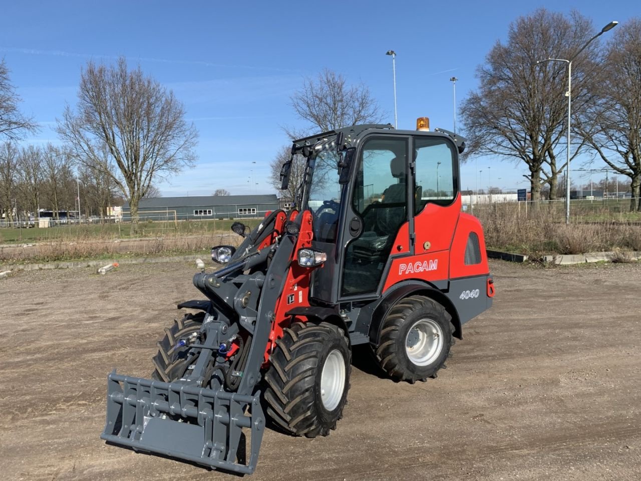Knickgelenkte Baggerlader del tipo Sonstige PACAM 4040, Neumaschine en Deurne (Imagen 3)