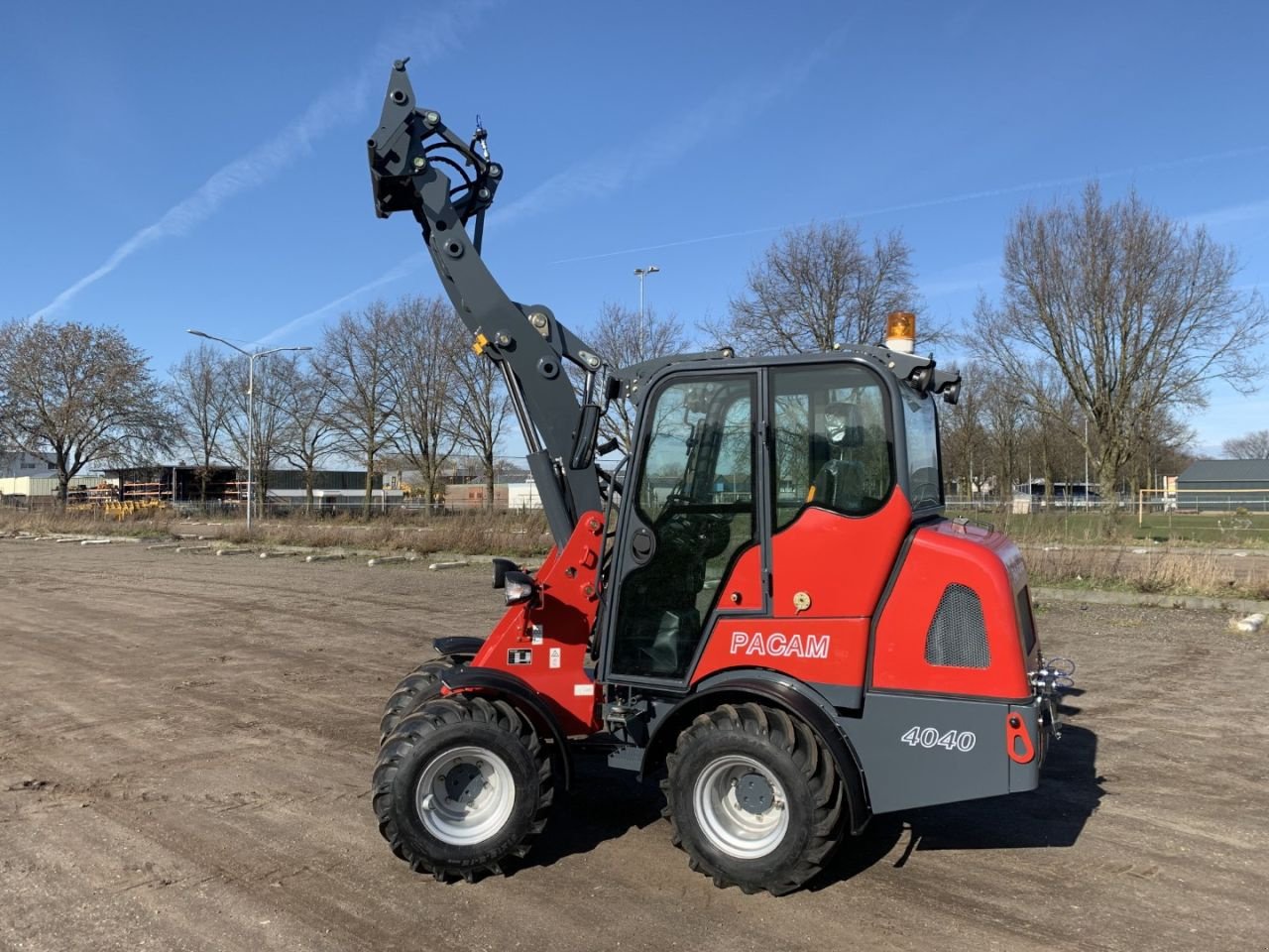 Knickgelenkte Baggerlader del tipo Sonstige PACAM 4040, Neumaschine en Deurne (Imagen 9)