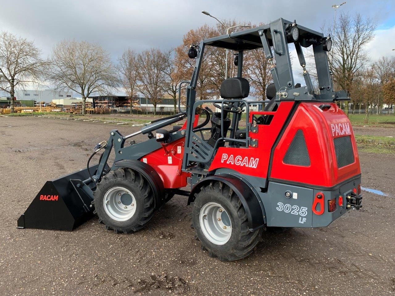 Knickgelenkte Baggerlader tip Sonstige PACAM PACAM kniklader minishovel Hoflader, Neumaschine in Deurne (Poză 5)