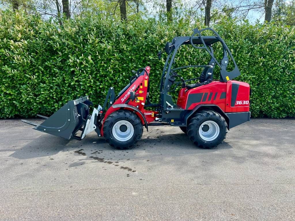 Knickgelenkte Baggerlader typu Sonstige Sch&auml;ffer 3630, Neumaschine w Nijkerkerveen (Zdjęcie 11)