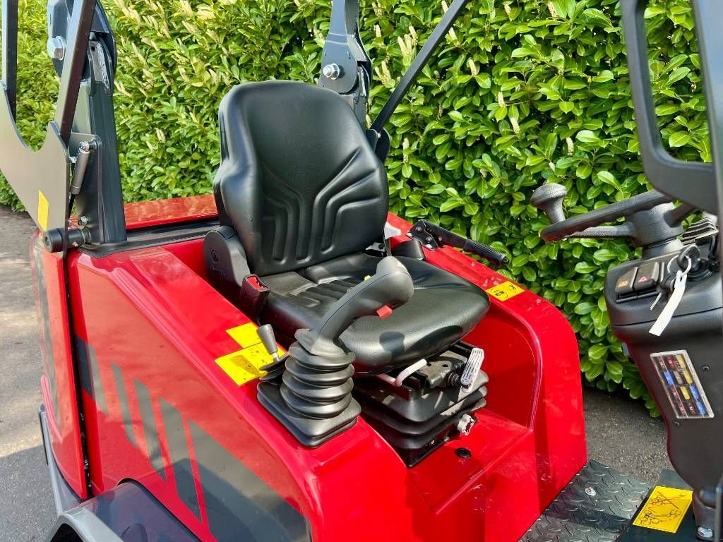 Knickgelenkte Baggerlader typu Sonstige Sch&auml;ffer 3630, Neumaschine w Nijkerkerveen (Zdjęcie 7)