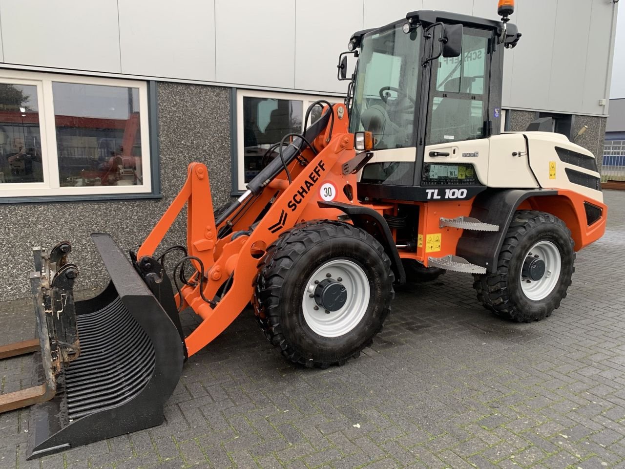 Knickgelenkte Baggerlader of the type Sonstige Terex Schaeff TL100, Gebrauchtmaschine in Vriezenveen (Picture 3)