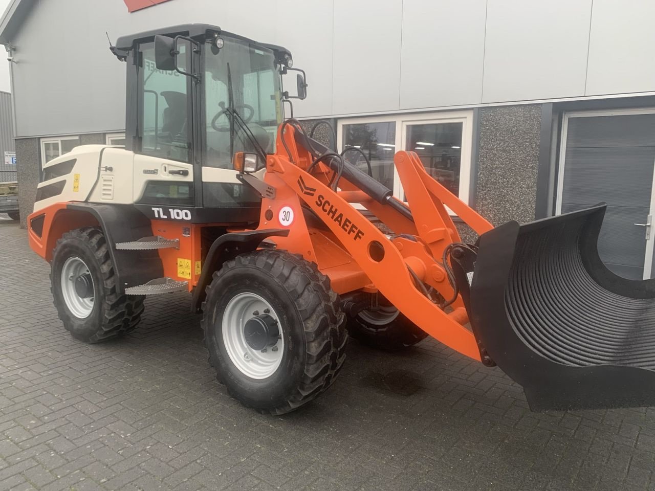 Knickgelenkte Baggerlader of the type Sonstige Terex Schaeff TL100, Gebrauchtmaschine in Vriezenveen (Picture 8)