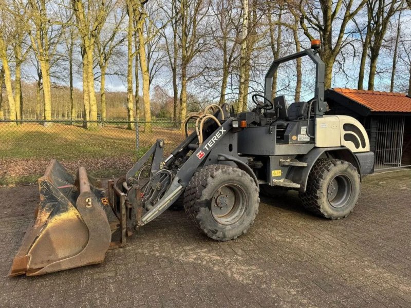 Knickgelenkte Baggerlader of the type Terex TL65 Shovel loader, Gebrauchtmaschine in Harskamp