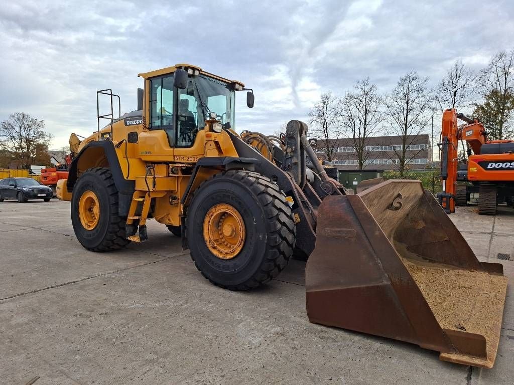 Knickgelenkte Baggerlader van het type Volvo L 150 H (New Tyres), Gebrauchtmaschine in Stabroek (Foto 3)