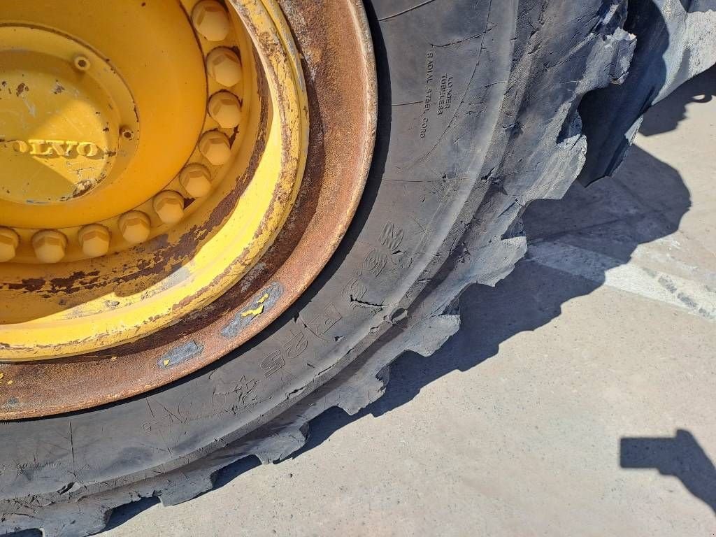 Knickgelenkte Baggerlader a típus Volvo L 180 G, Gebrauchtmaschine ekkor: Stabroek (Kép 11)