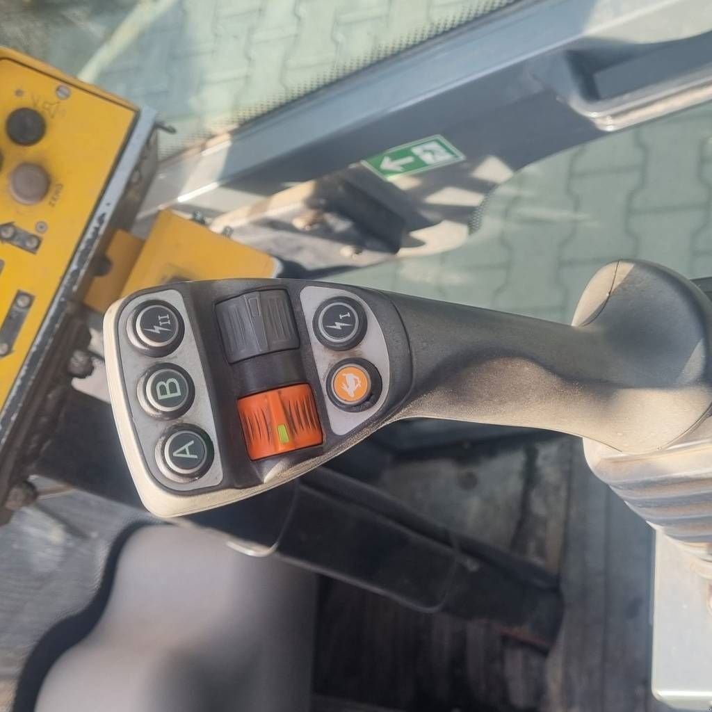 Knickgelenkte Baggerlader типа Wacker Neuson Voorzien van Laserbord WL 70, Gebrauchtmaschine в Doetinchem (Фотография 7)